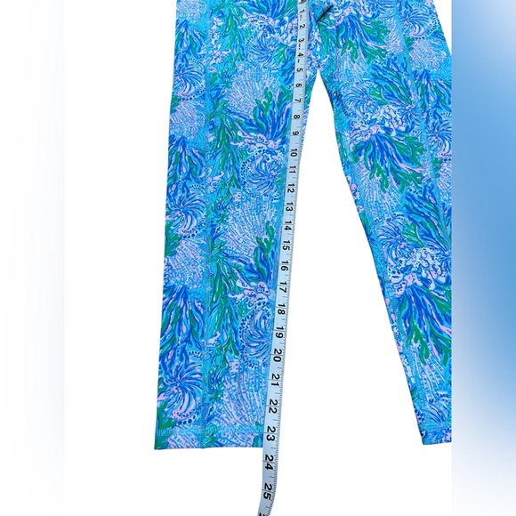 Lilly Pulitzer UPF 50+ Luxletic 24" Weekender High Rise Midi Legging - Picture 10 of 10